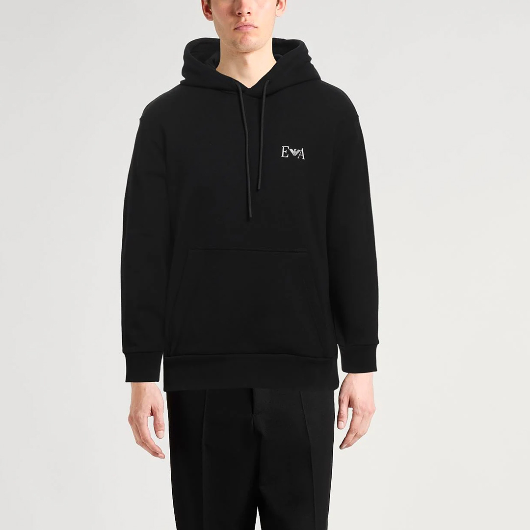 907573