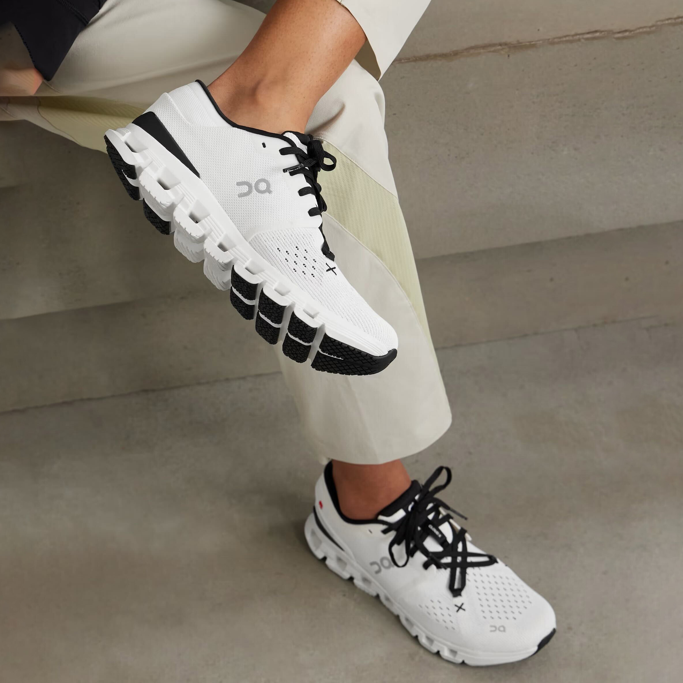 907987