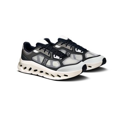On cloudtilt Remix sneakers